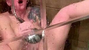 独家HD视频,业余夫妇一起淋浴和射精