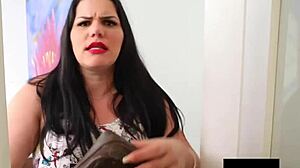 安吉丽娜·卡斯特罗的高清视频,她正在做一个口交,然后被操到她的阴道里!