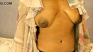अमेचुर शीमेल विंटेज सरप्राइज जिसमें बड़े स्तन और छोटे लंड होते हैं।