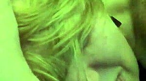 Britse amateur Alison geniet van seks met een grote lul in een hete video