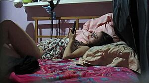 아시아 섹스 심볼이 등장하는 빠르고 더러운 집에서 만든 비디오