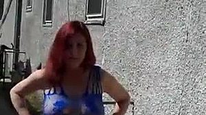 Rasatura di una rossa in un video fatto in casa